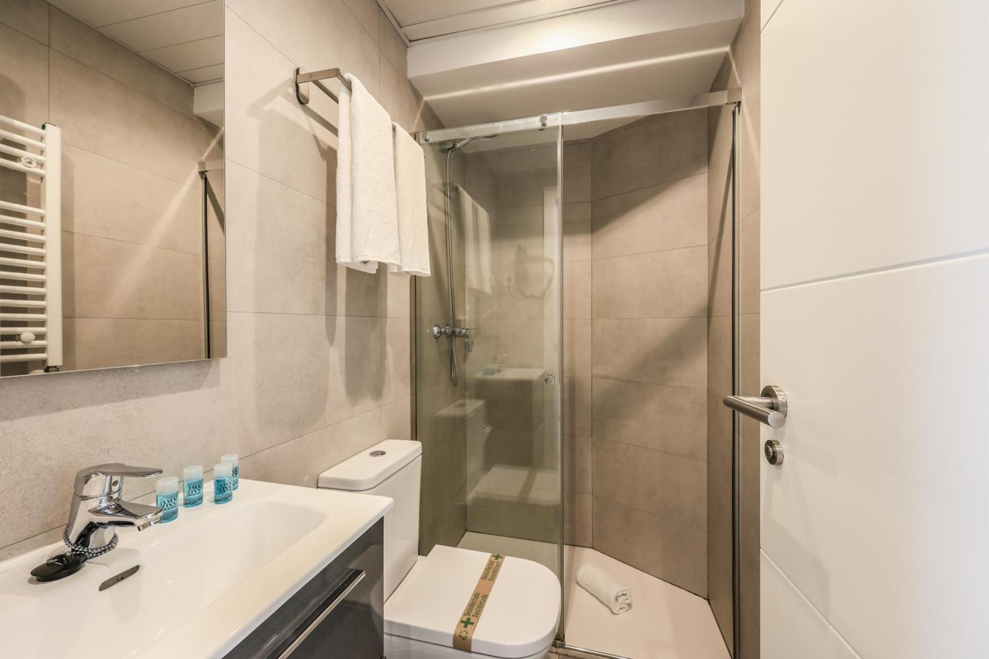 Amazinn Places Blasco De Garay 102 Madrid Exterior foto